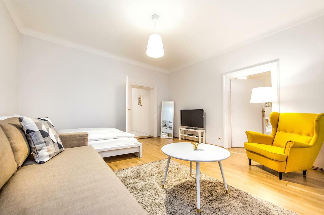 Beautiful City Apartment At Famous Ballgasse Wenen Buitenkant foto